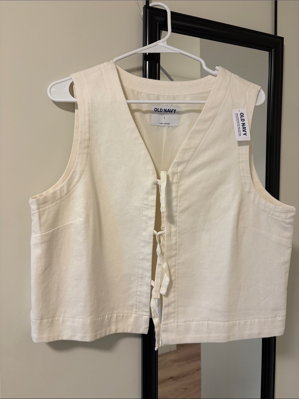 Old Navy Cream Tie-Front Sleeveless Vest